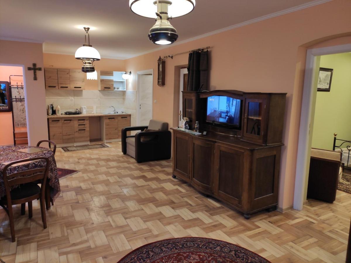 Apartmán Dom Pod Zegarem Přemyšl Exteriér fotografie